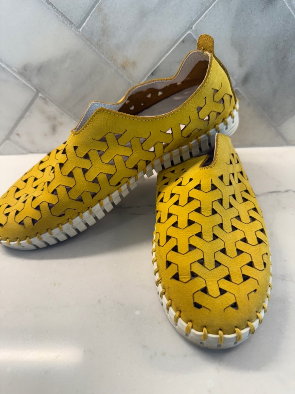 Eric Michael Italian leather  Yellow Laser-Cut Slip-On Loafers sz 6 or 36 cute!